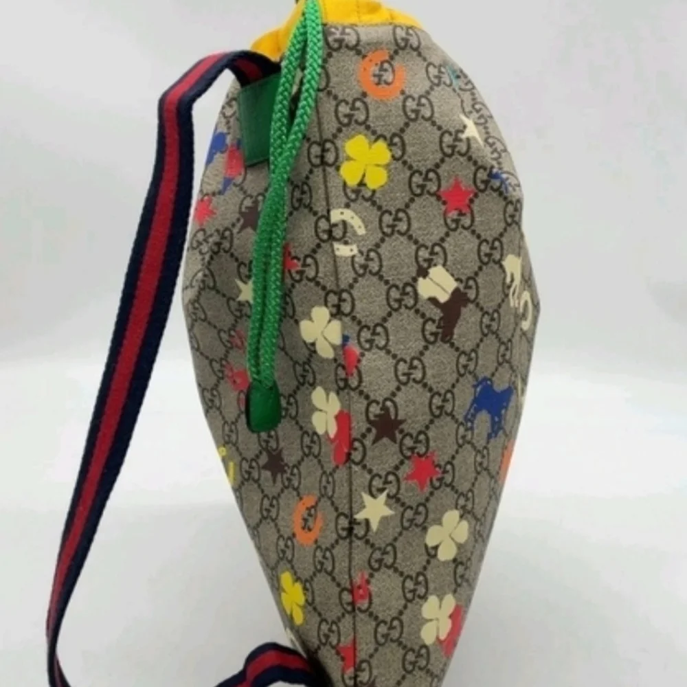 GUCCI GG Supreme Drawstring Backpack Horsebit Clover Print Italy NWOT - Picture 5 of 10